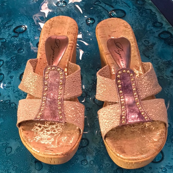 Brand new cute wedge sandal - Picture 2 of 5